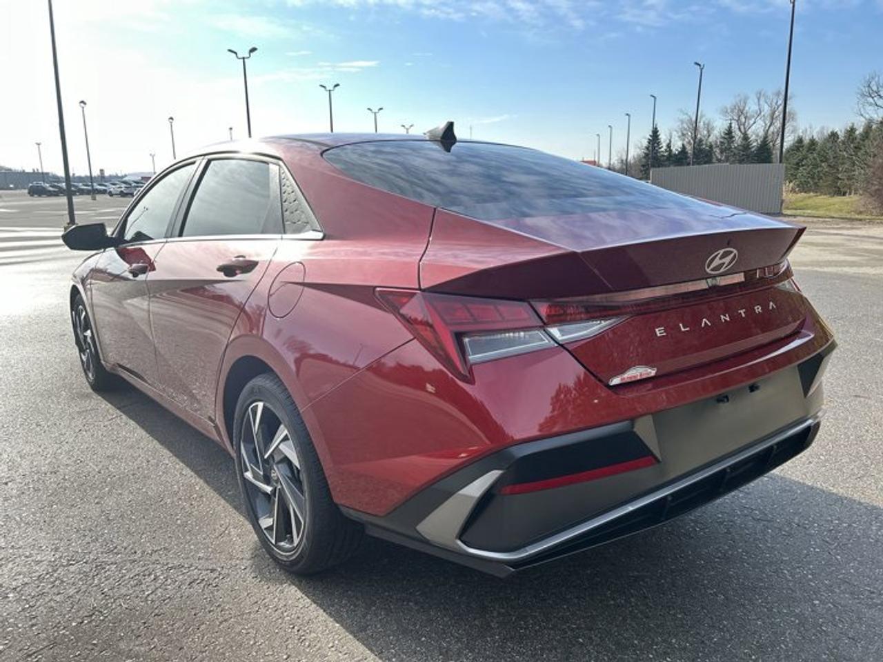2025 Hyundai Elantra Luxury | One owner | No accidents | Leather Seats | Heated Steering Photo