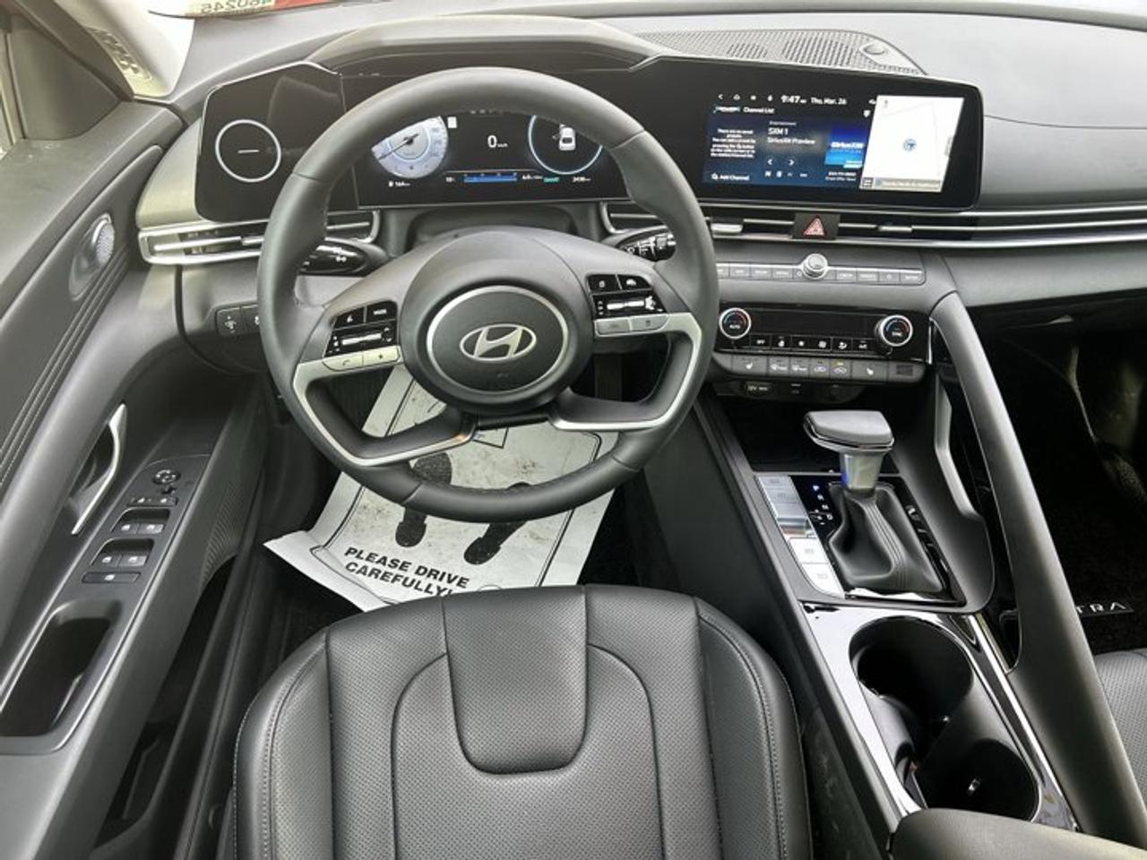 2025 Hyundai Elantra Luxury | One owner | No accidents | Leather Seats | Heated Steering Photo