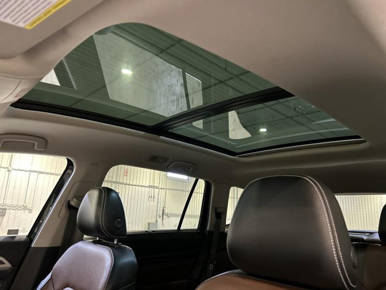 2022 Volkswagen Atlas Execline 4MOTION | Ventilated Seats | No accidents Photo