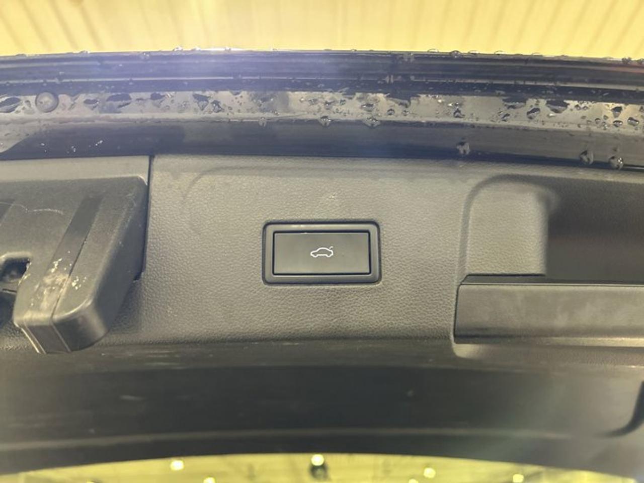 2022 Volkswagen Atlas Execline 4MOTION | Ventilated Seats | No accidents Photo