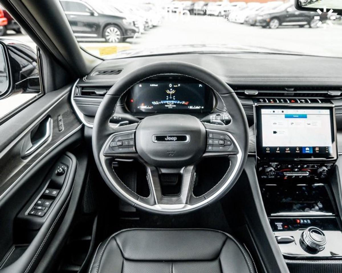 2025 Jeep Grand Cherokee Limited Photo