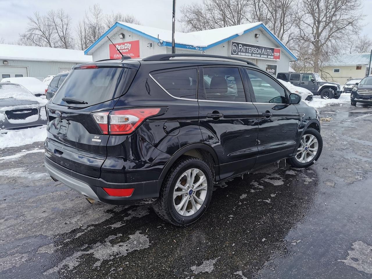 2017 Ford Escape SE FWD Photo