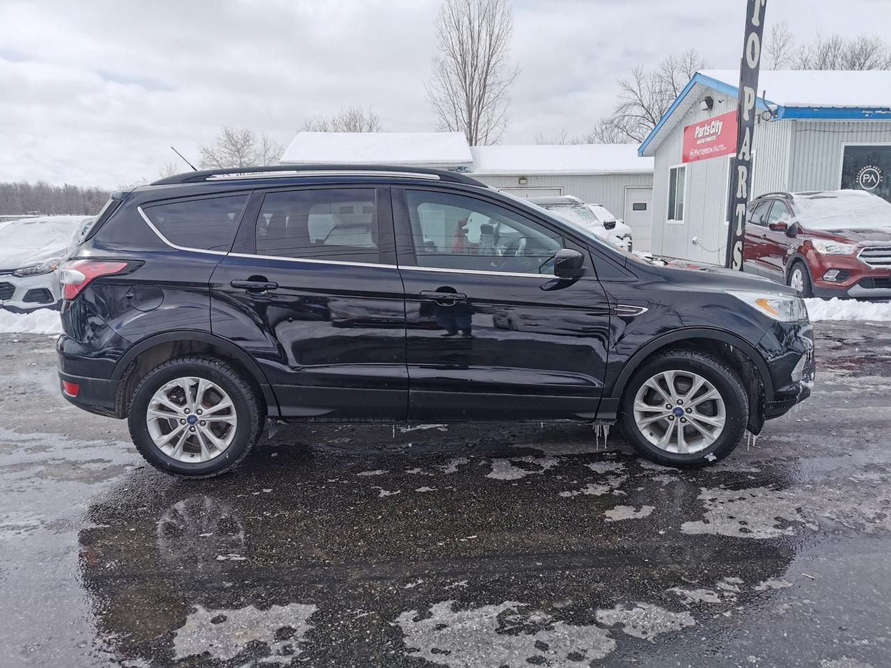 2017 Ford Escape SE FWD Photo