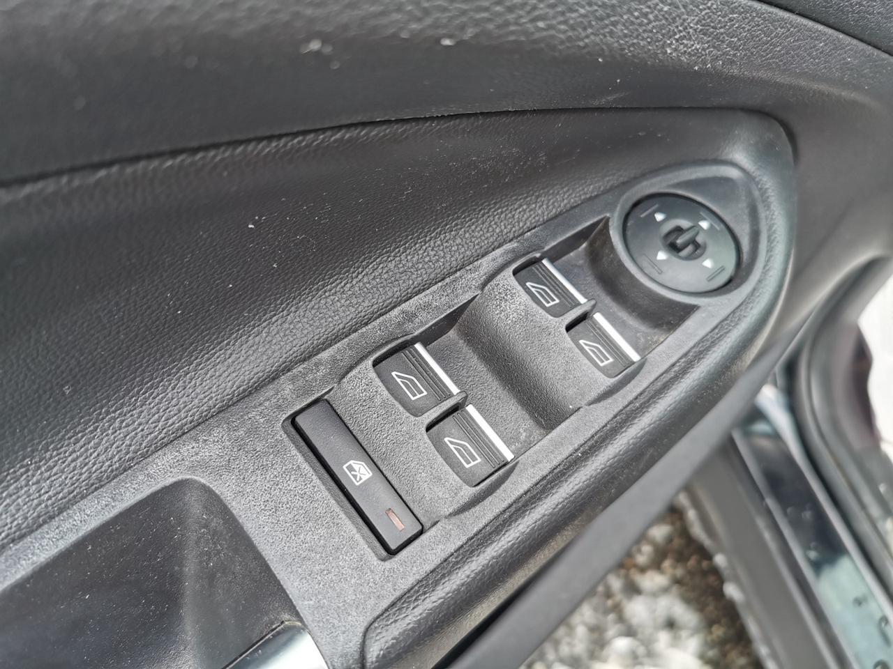 2017 Ford Escape SE FWD Photo