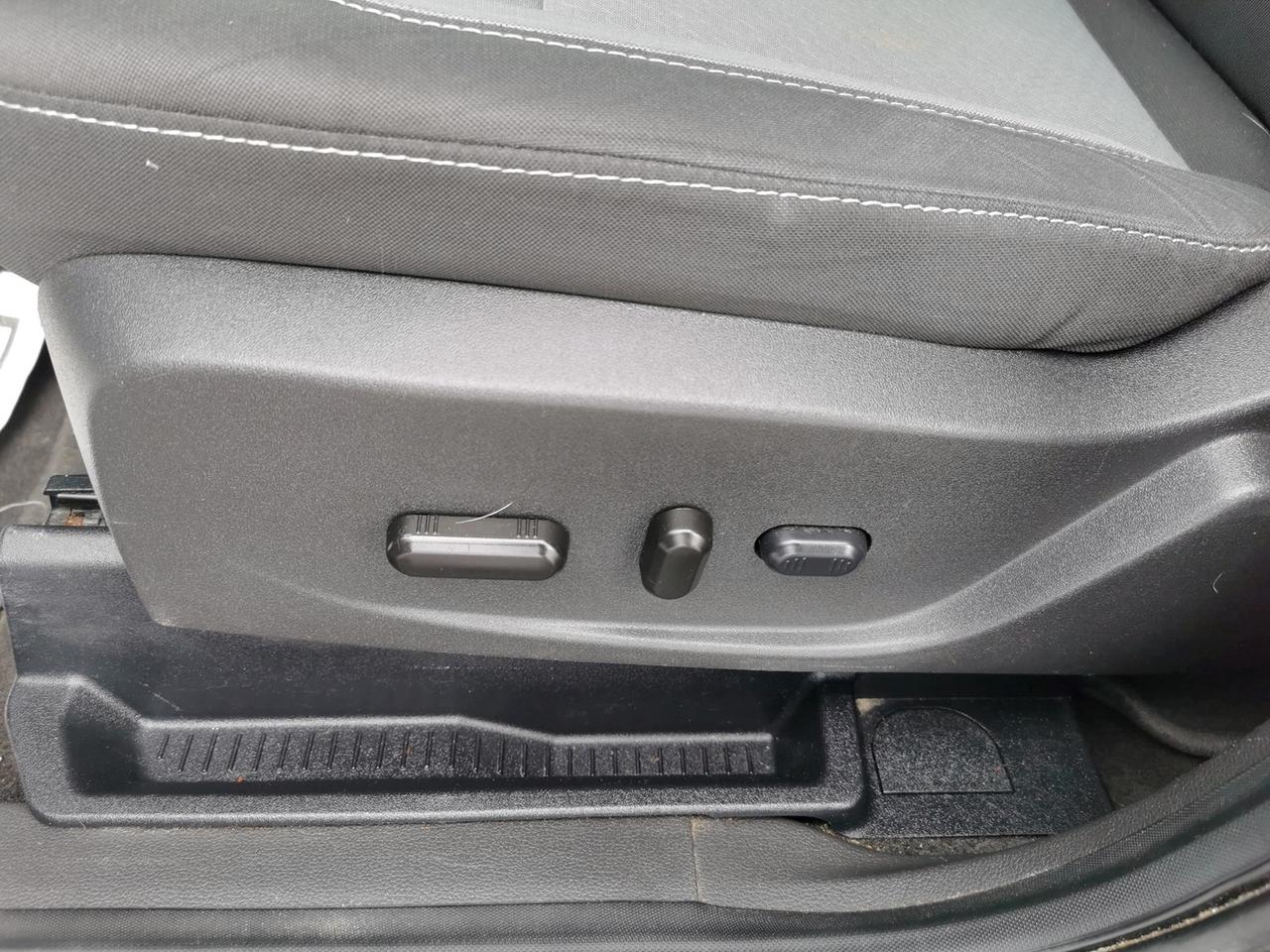 2017 Ford Escape SE FWD Photo