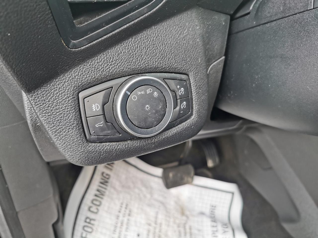 2017 Ford Escape SE FWD Photo