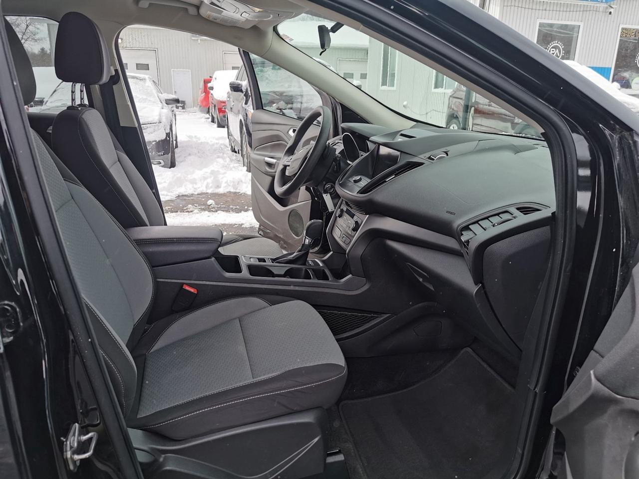 2017 Ford Escape SE FWD Photo