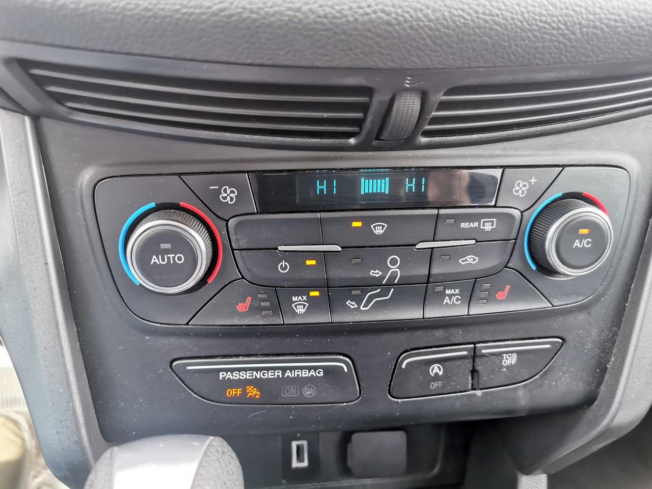 2017 Ford Escape SE FWD Photo