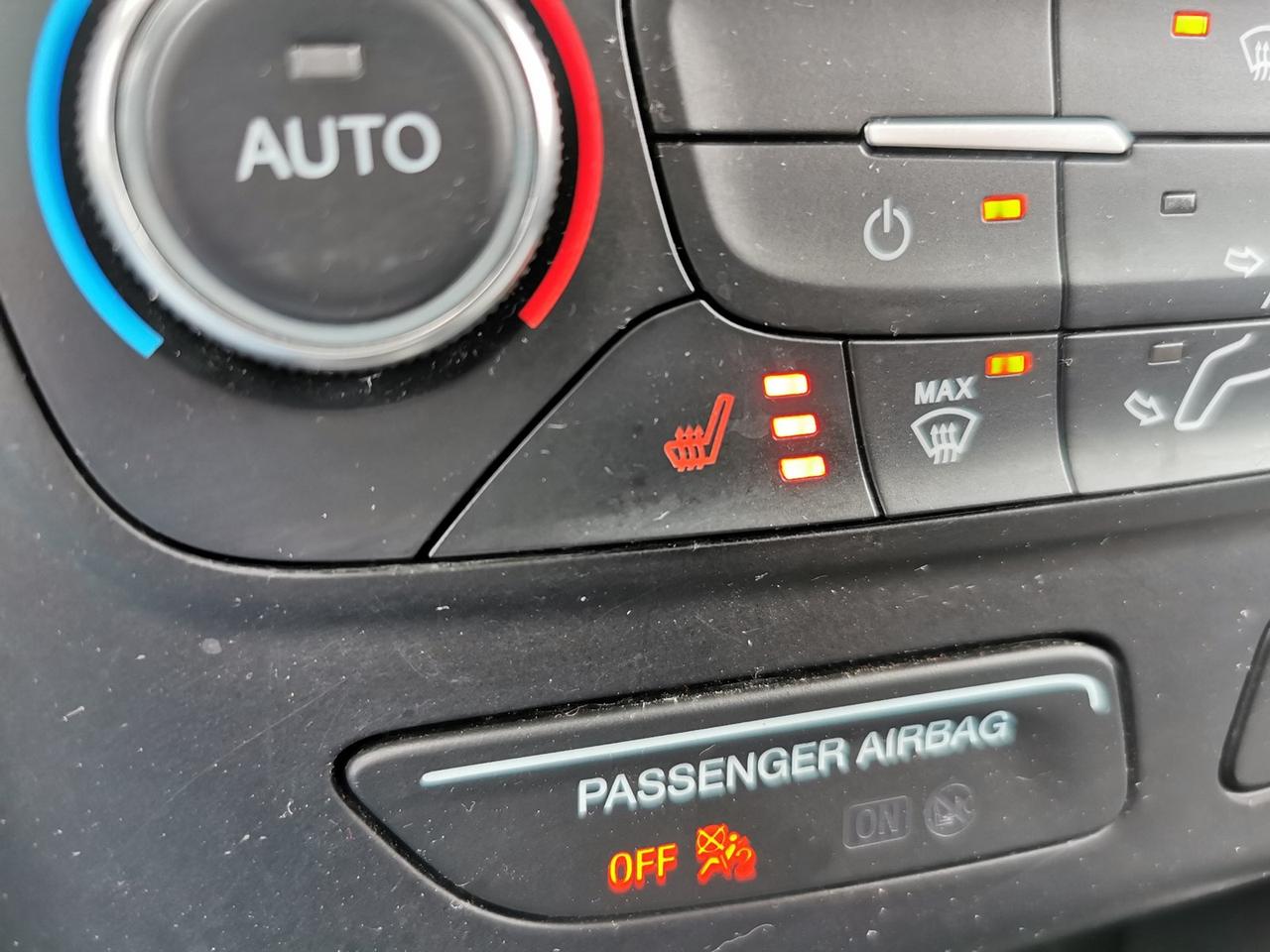 2017 Ford Escape SE FWD Photo