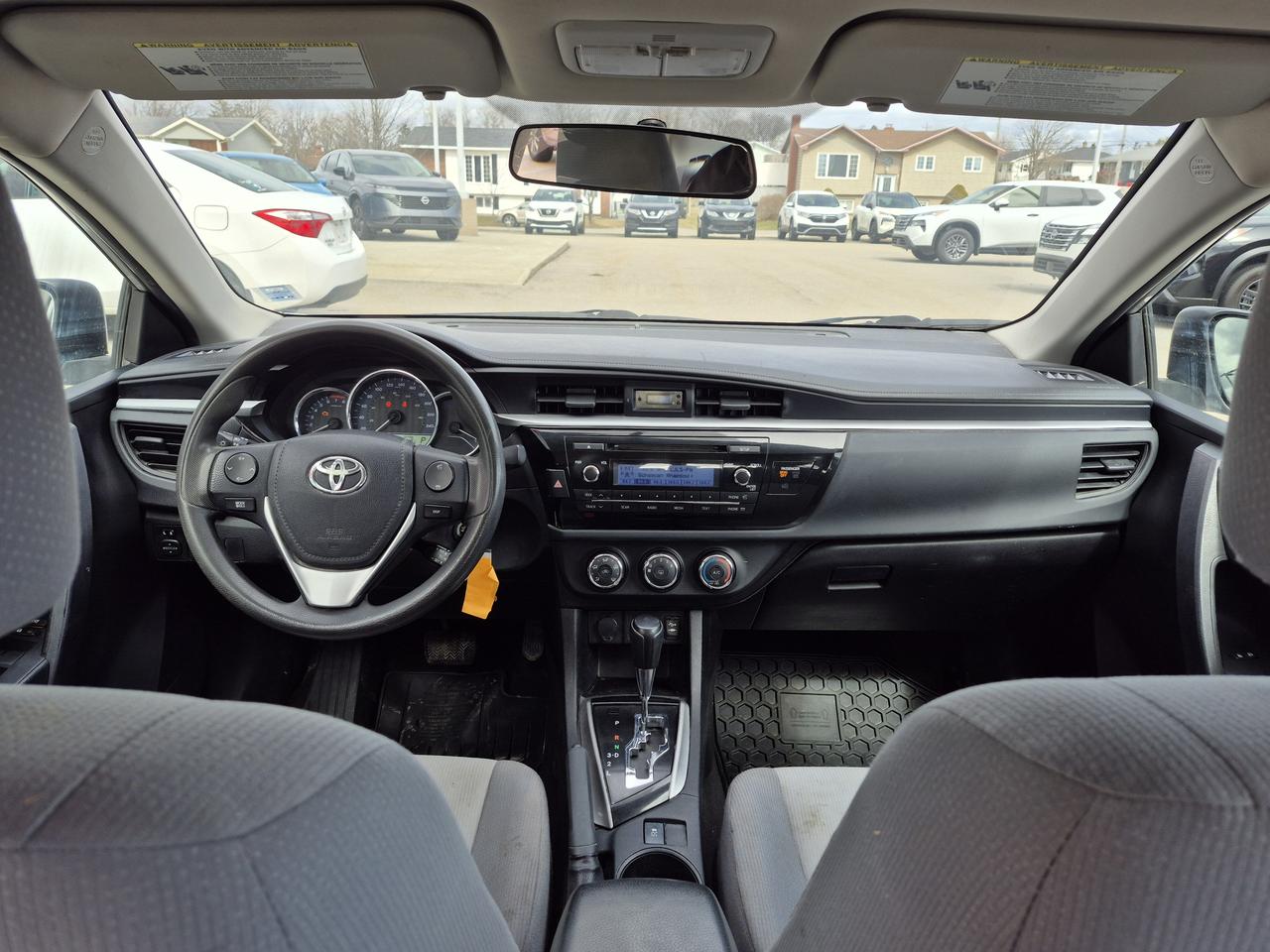 2015 Toyota Corolla L Photo