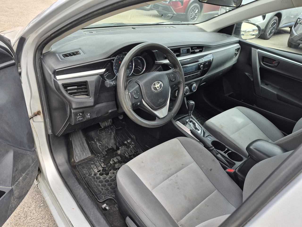 2015 Toyota Corolla L Photo