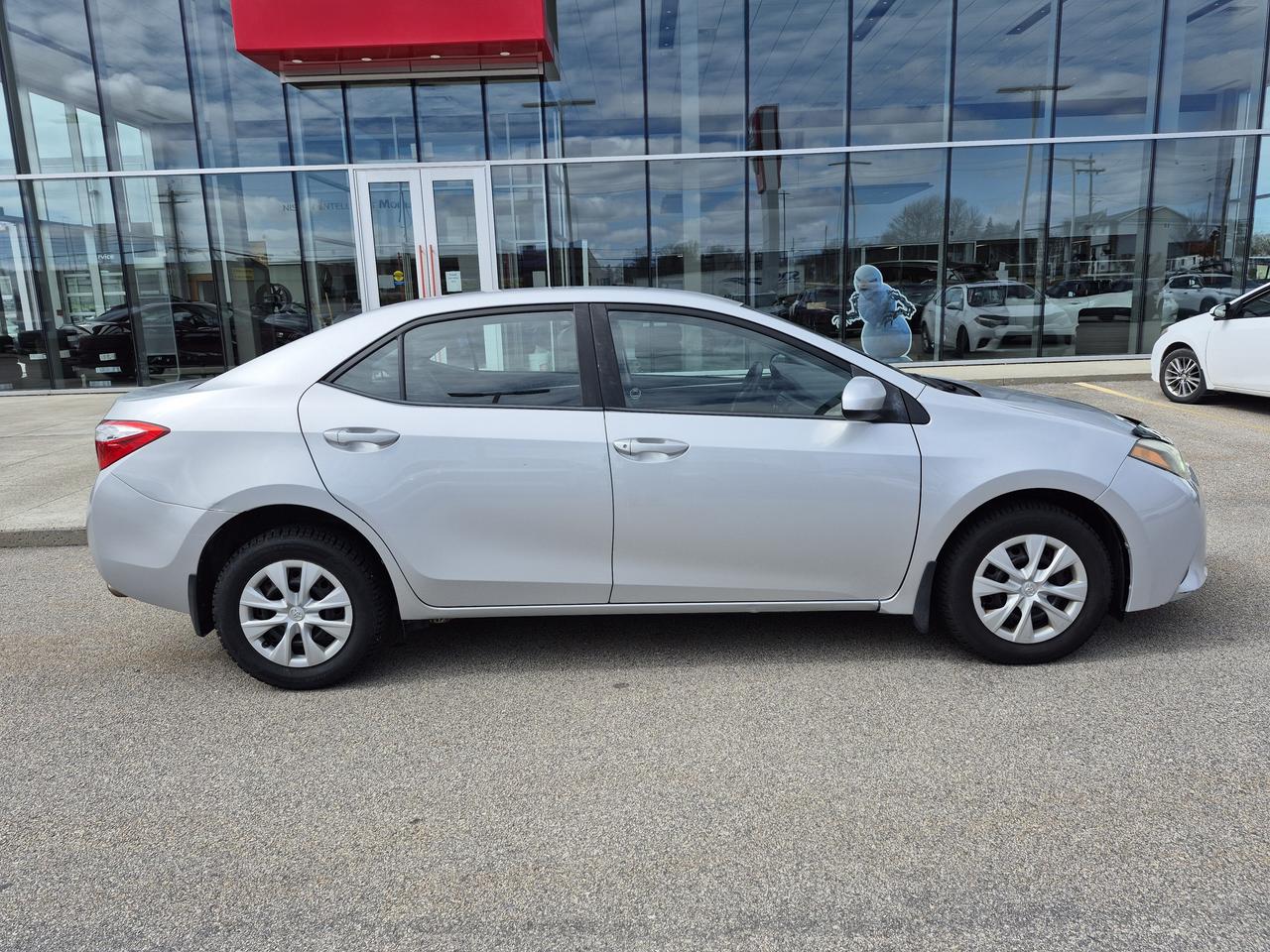 2015 Toyota Corolla L Photo