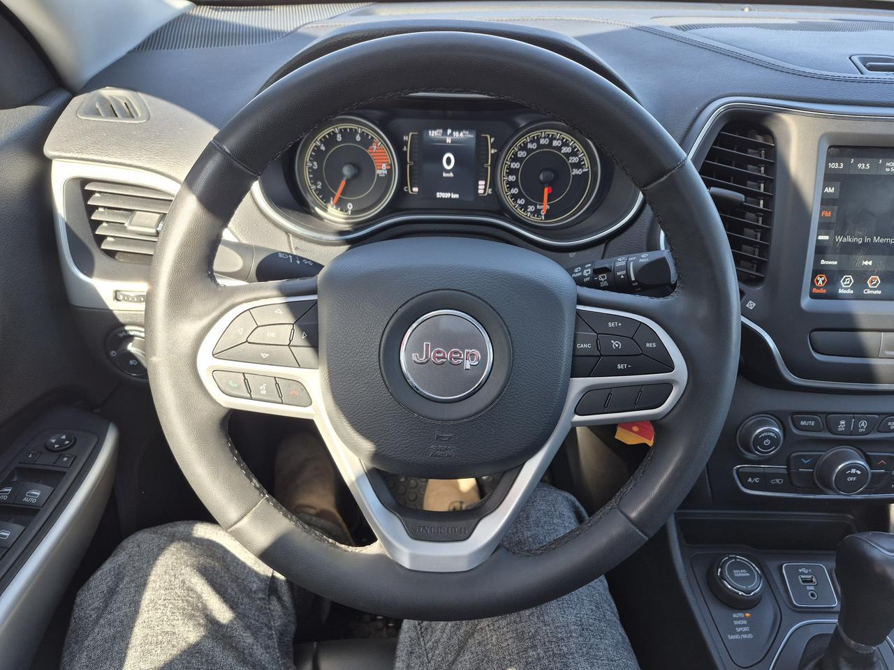 2022 Jeep Cherokee Sport Photo