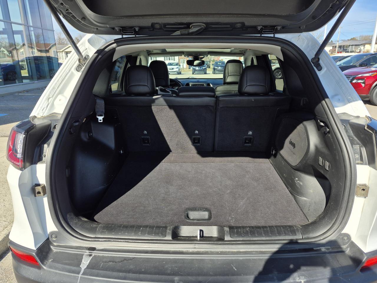 2022 Jeep Cherokee Sport Photo