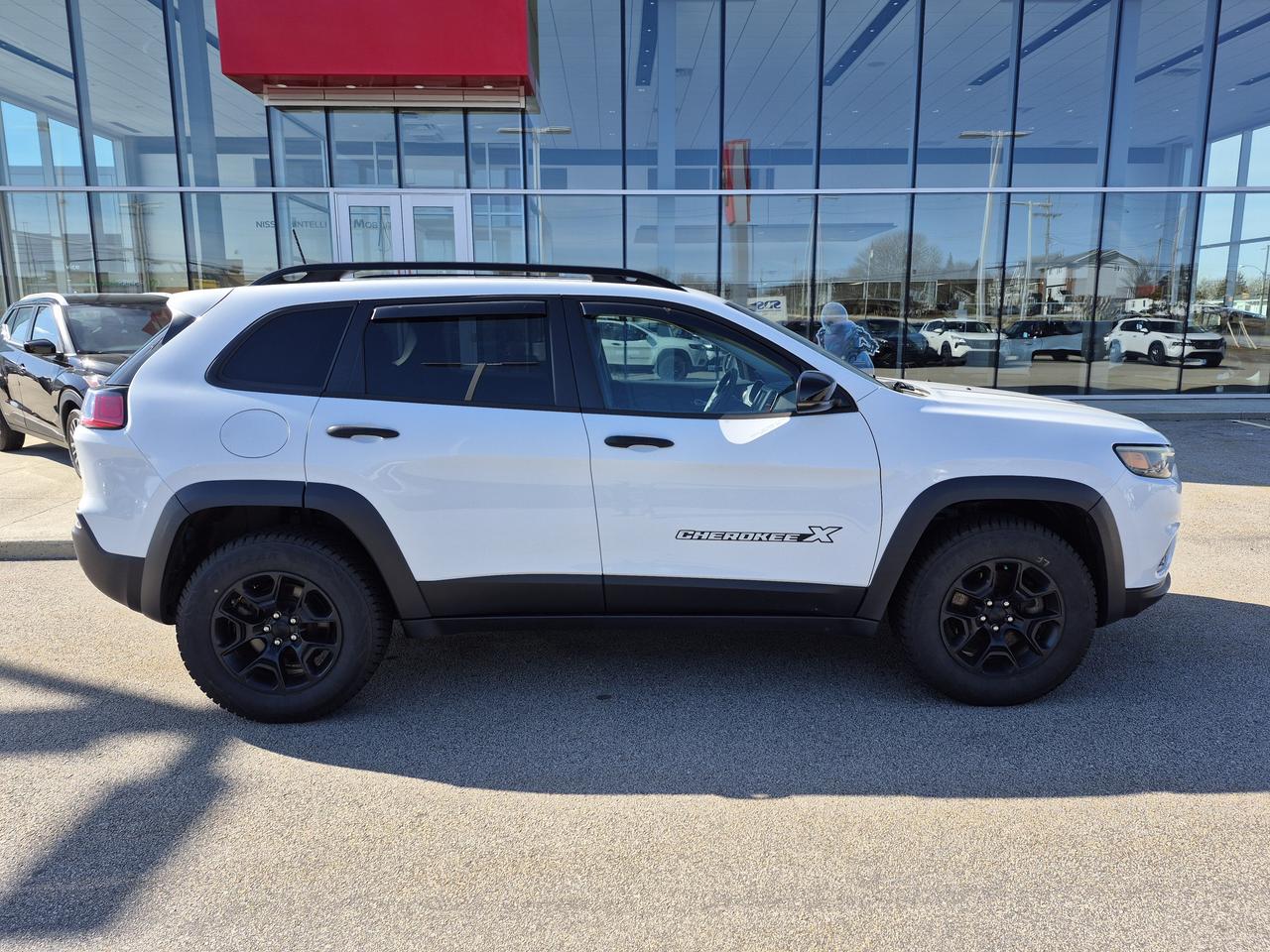2022 Jeep Cherokee Sport Photo
