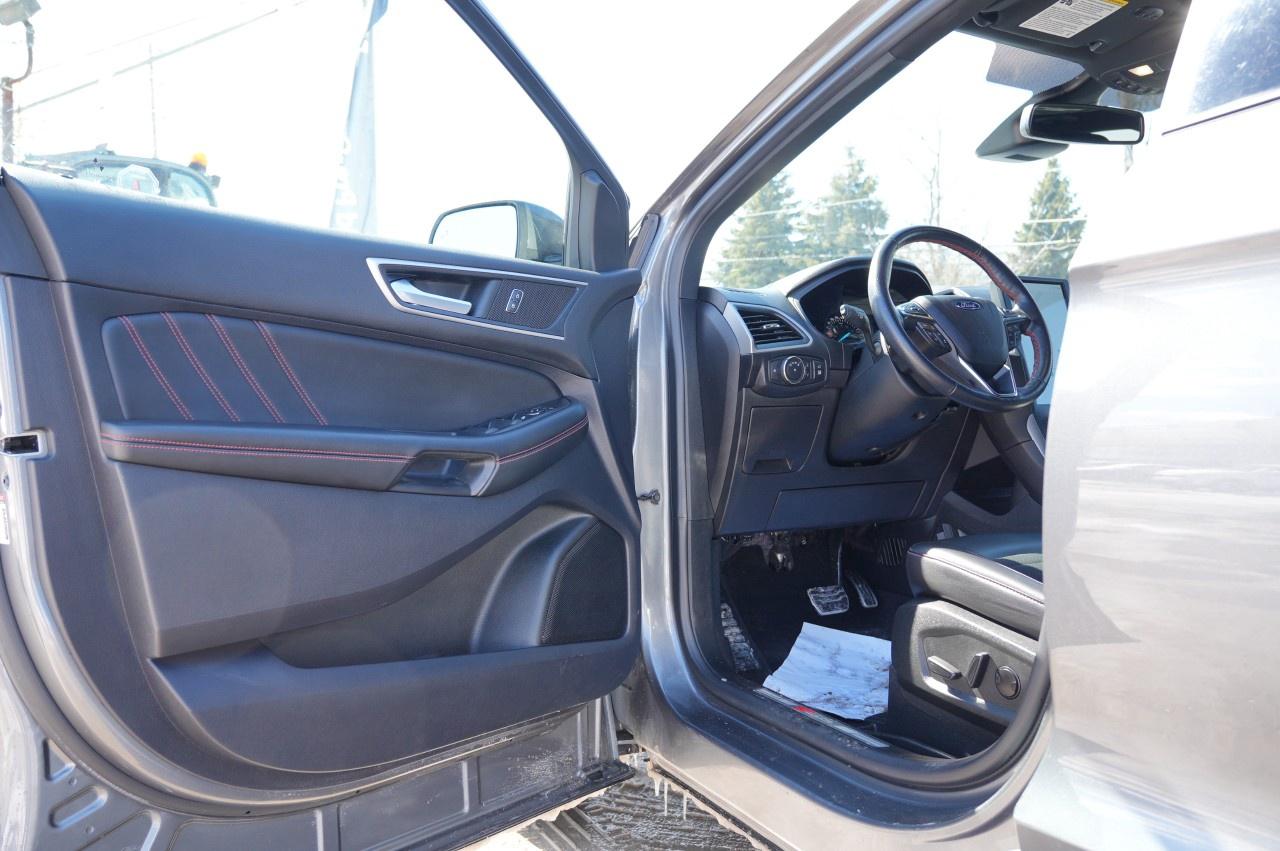 2022 Ford Edge ST Line AWD Photo