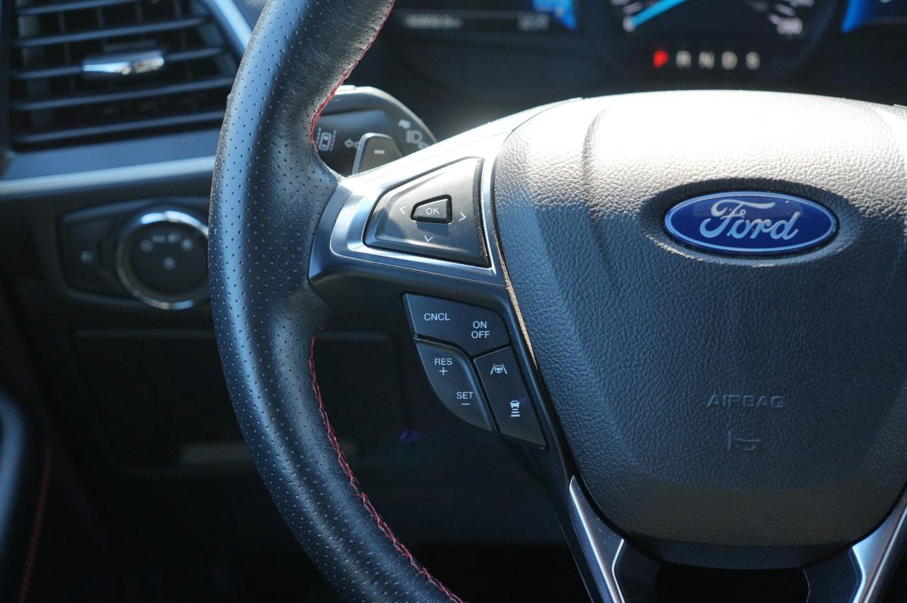 2022 Ford Edge ST Line AWD Photo