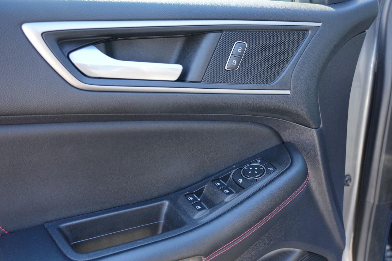 2022 Ford Edge ST Line AWD Photo