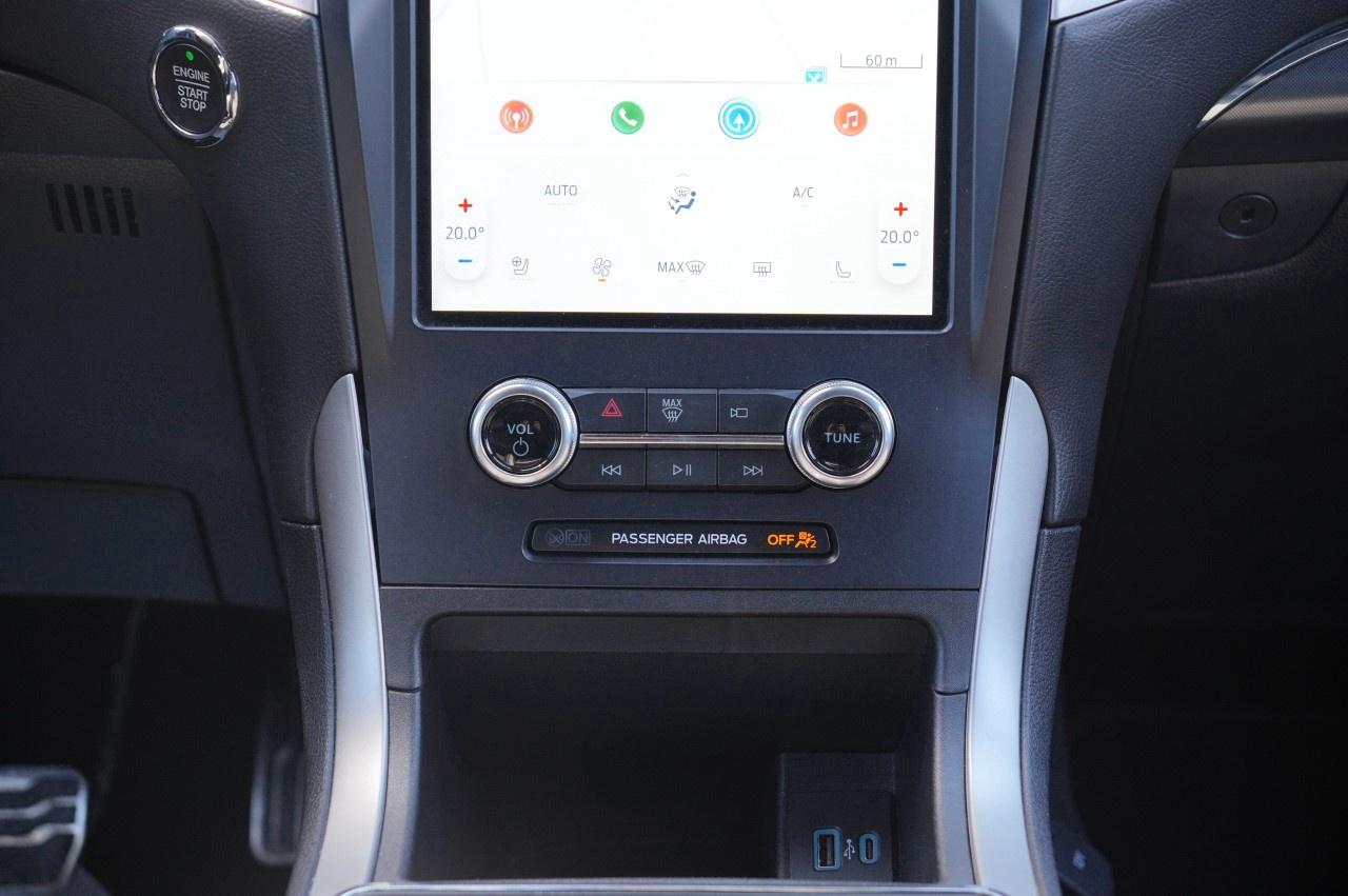 2022 Ford Edge ST Line AWD Photo