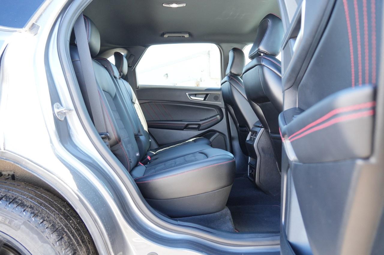 2022 Ford Edge ST Line AWD Photo