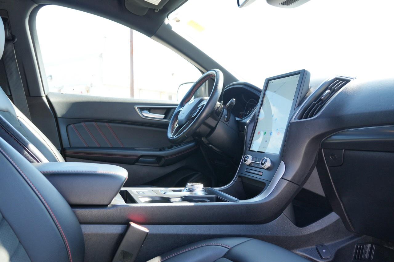 2022 Ford Edge ST Line AWD Photo
