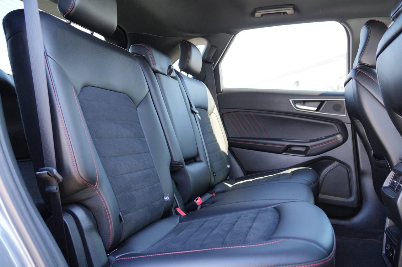 2022 Ford Edge ST Line AWD Photo