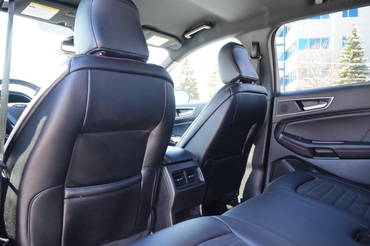 2022 Ford Edge ST Line AWD Photo