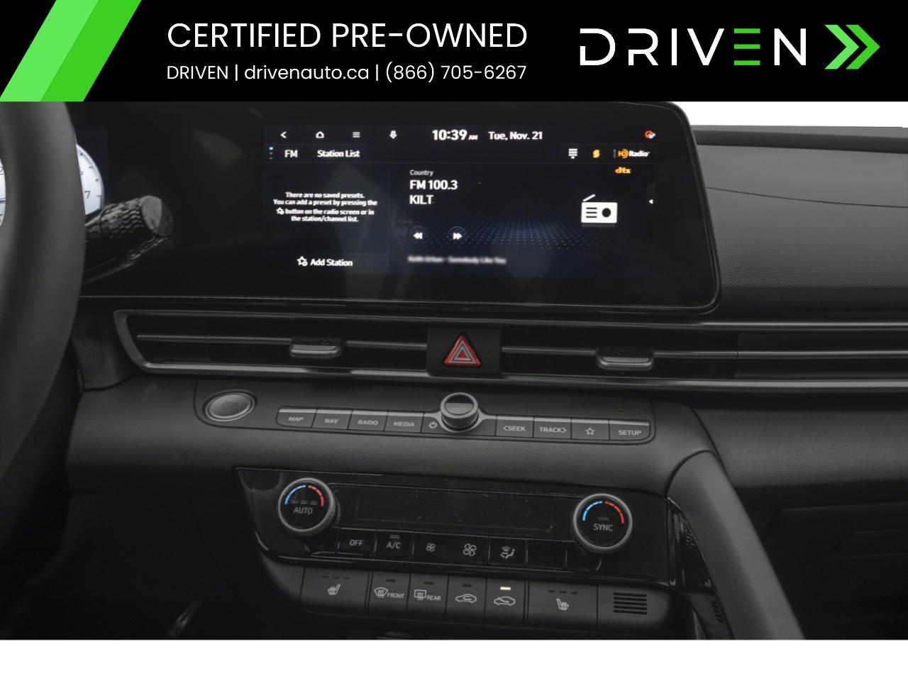 2024 Hyundai Elantra Luxury IVT w/Two-Tone Interior Photo