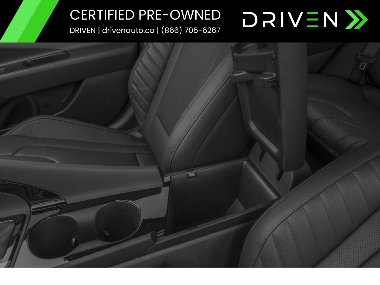 2024 Hyundai Elantra Luxury IVT w/Two-Tone Interior Photo