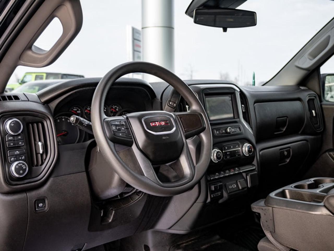 2024 GMC Sierra 1500 PRO Photo2