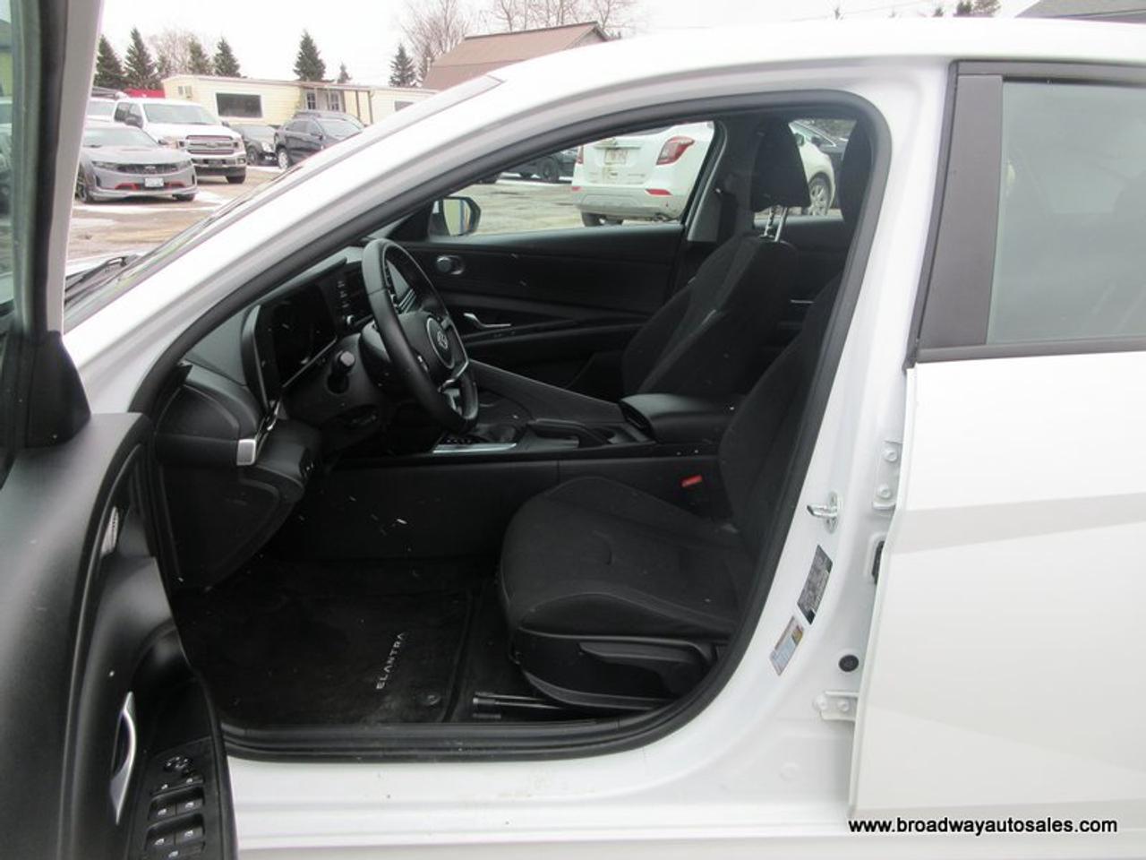 2022 Hyundai Elantra GREAT KM'S SEL-VERSION 5 PASSENGER 2.0L - DOHC.. DRIVE-MODE-SELECT.. HEATED SEATS & WHEEL.. BACK-UP CAMERA.. BLUETOOTH SYSTEM.. KEYLESS ENTRY.. Photo