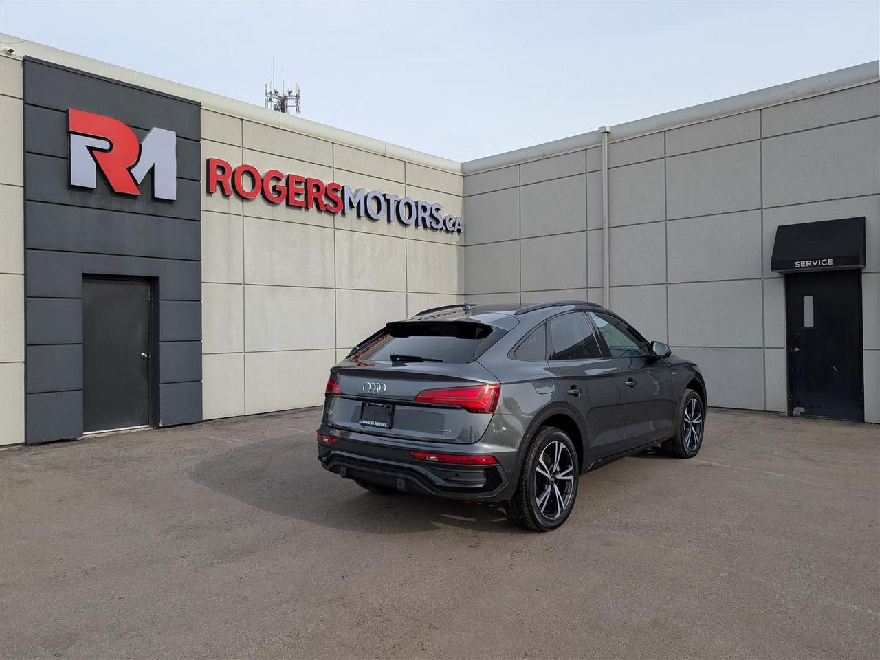 2023 Audi Q5 Sportback PROGRESSIV QTRO - NAVI - PANO ROOF - TECH FEATS Photo