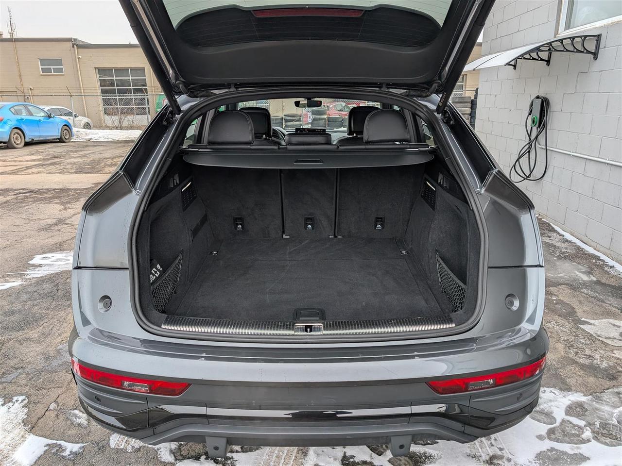 2023 Audi Q5 Sportback PROGRESSIV QTRO - NAVI - PANO ROOF - TECH FEATS Photo