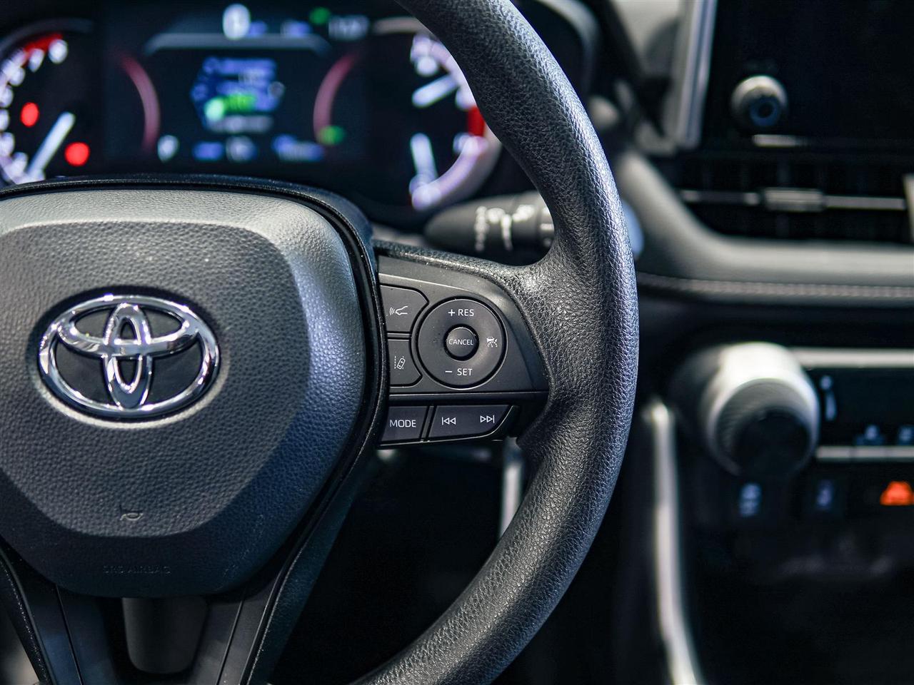 2025 Toyota RAV4 LE | AWD | NO ACCIDENTS | BLIND SPOT Photo