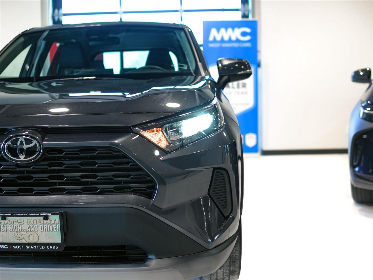 2025 Toyota RAV4 LE | AWD | NO ACCIDENTS | BLIND SPOT Photo