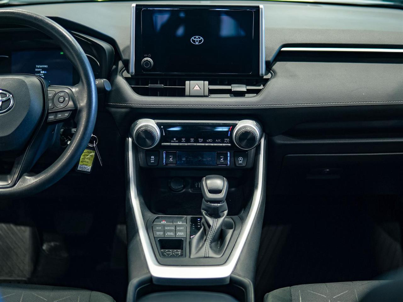 2024 Toyota RAV4 LE | AWD | NO ACCIDENTS | BLIND SPOT Photo