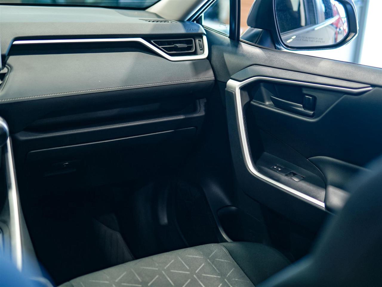 2024 Toyota RAV4 LE | AWD | NO ACCIDENTS | BLIND SPOT Photo