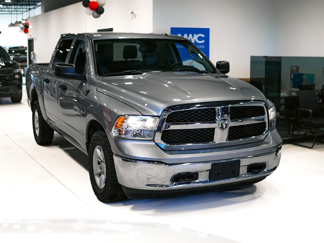 2023 RAM 1500 Classic SLT CREW | 4X4 | 5.7L V8 HEMI | HITCH | NO ACCIDENTS Photo