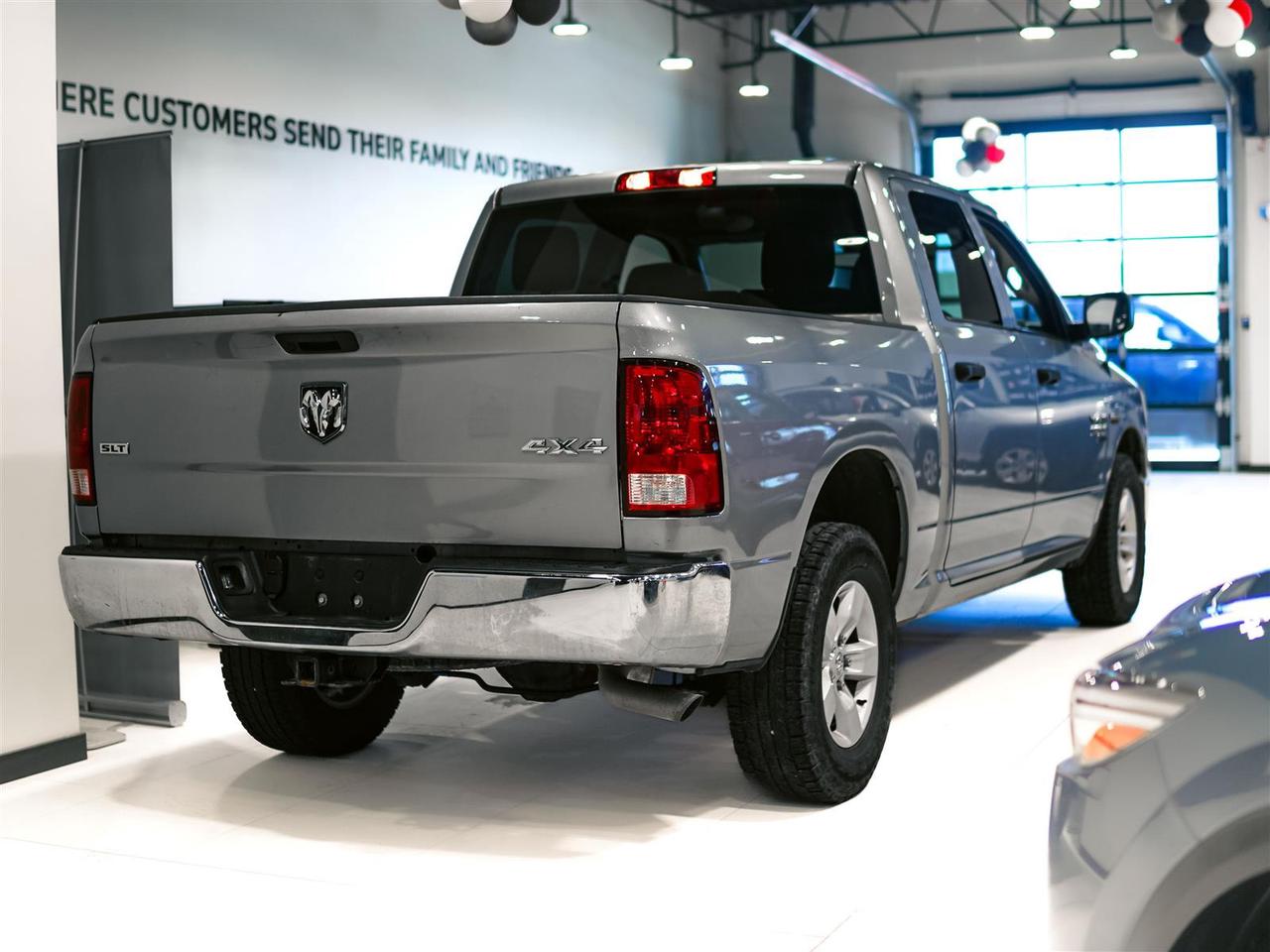 2023 RAM 1500 Classic SLT CREW | 4X4 | 5.7L V8 HEMI | HITCH | NO ACCIDENTS Photo