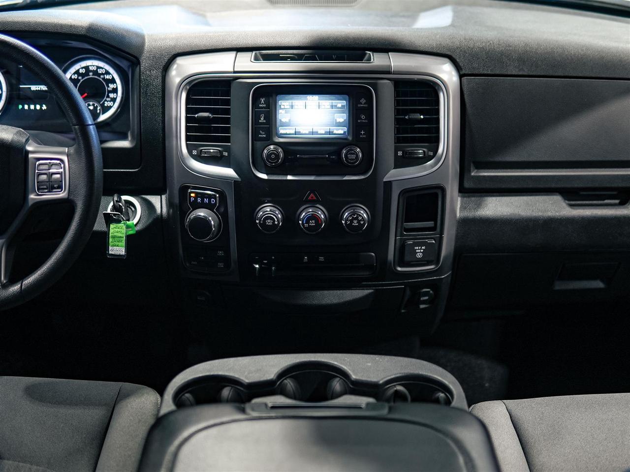 2023 RAM 1500 Classic SLT CREW | 4X4 | 5.7L V8 HEMI | HITCH | NO ACCIDENTS Photo