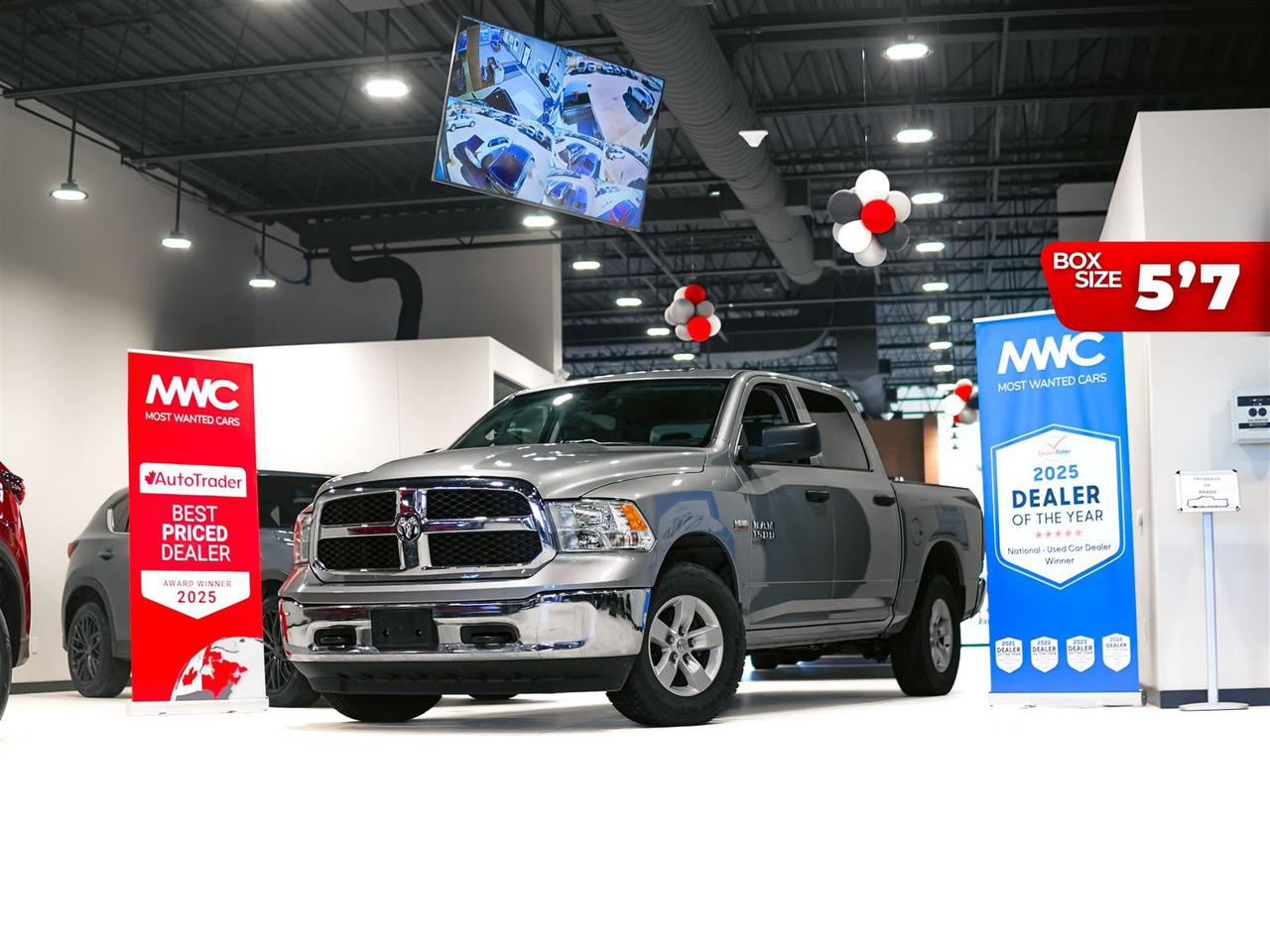 2023 RAM 1500 Classic SLT CREW | 4X4 | 5.7L V8 HEMI | NO ACCIDENTS | HITCH Photo