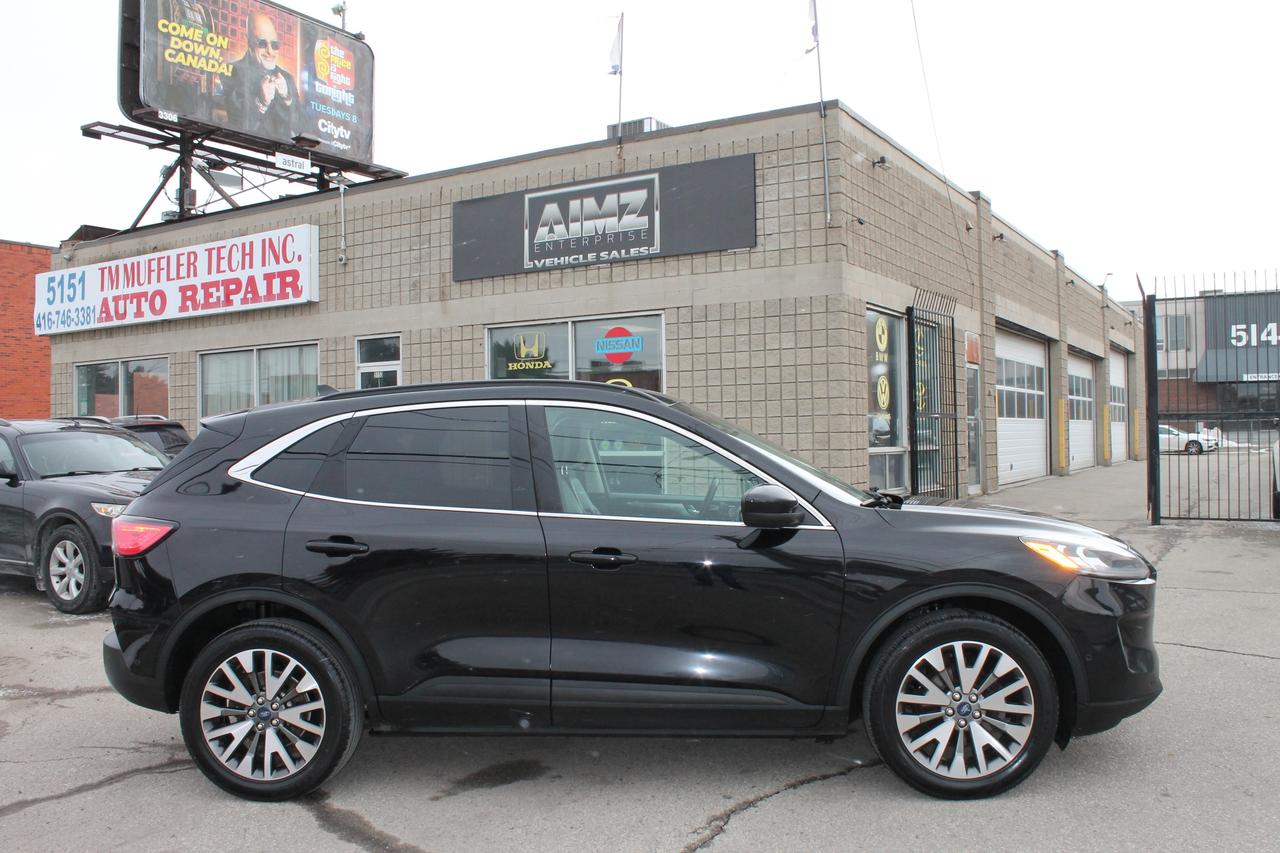 2021 Ford Escape Titanium Photo