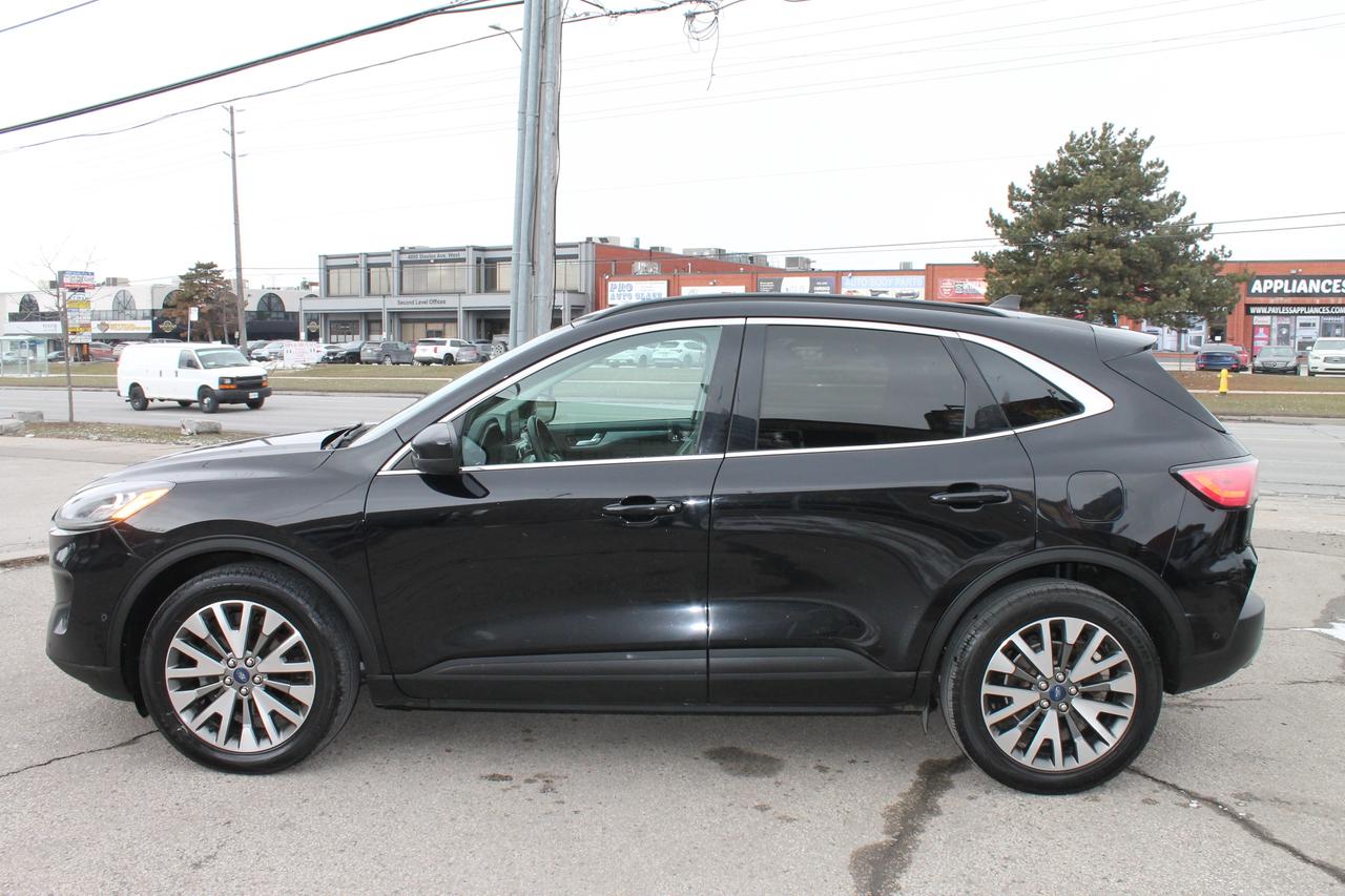 2021 Ford Escape Titanium Photo