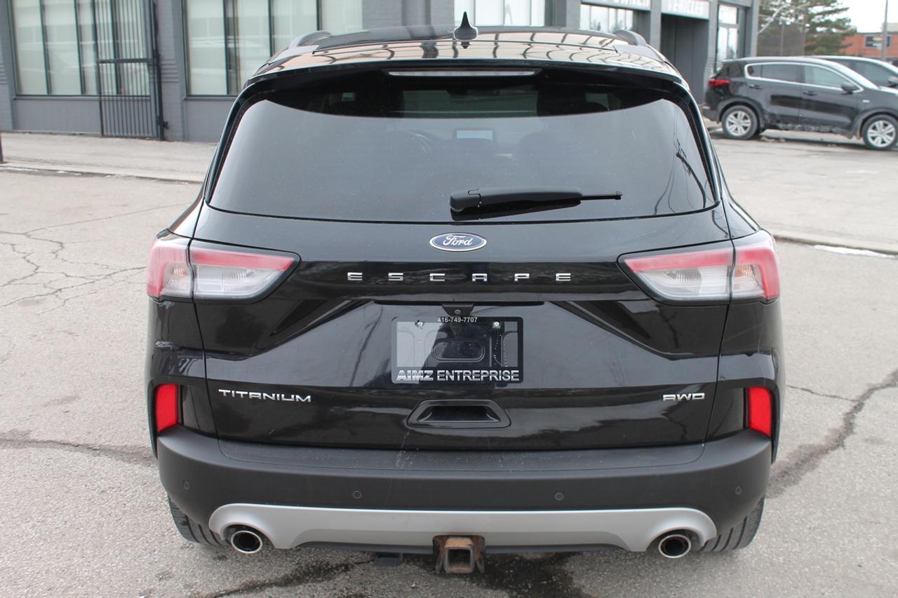 2021 Ford Escape Titanium Photo