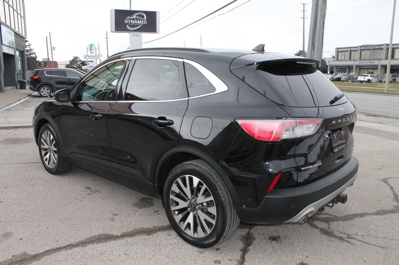 2021 Ford Escape Titanium Photo