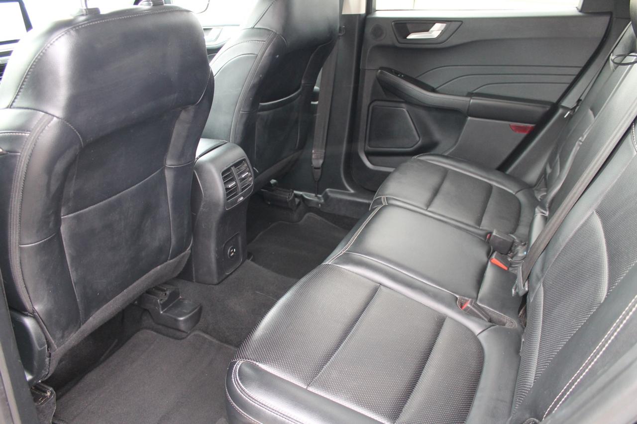 2021 Ford Escape Titanium Photo