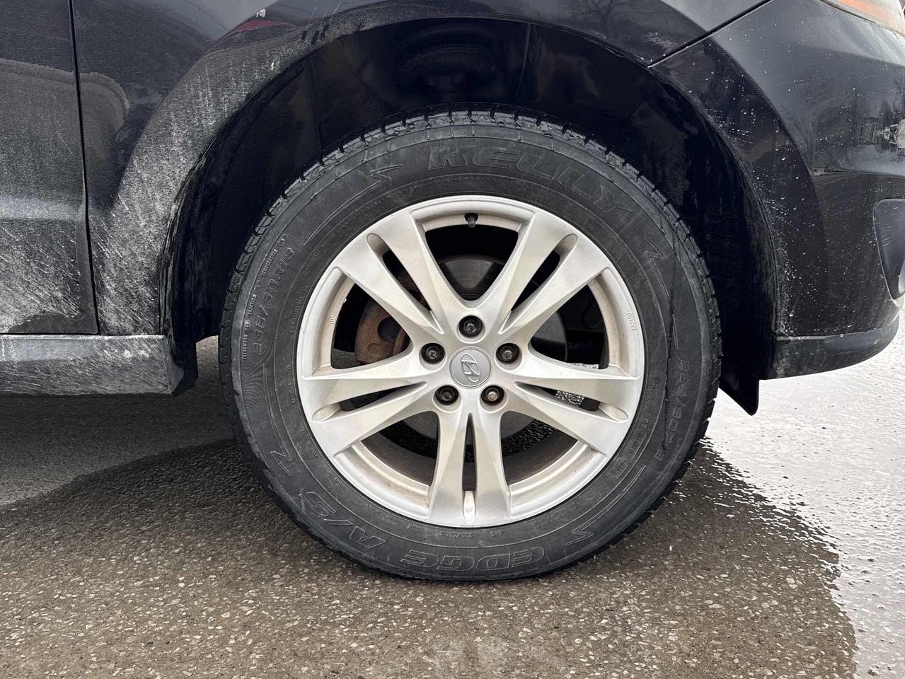 2011 Hyundai Santa Fe GLS Photo4