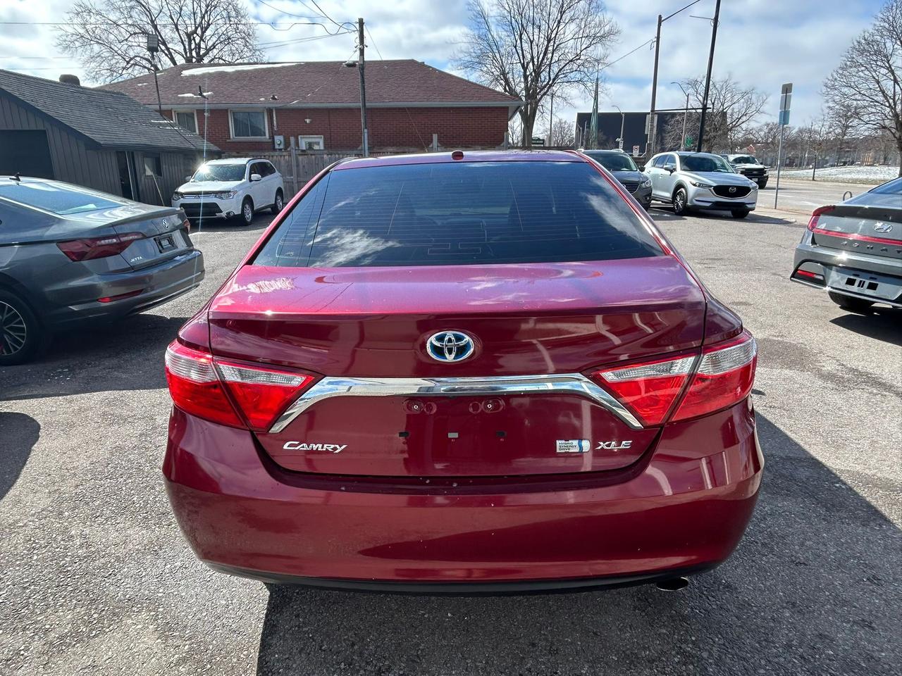 2015 Toyota Camry XLE HYBRID Photo3