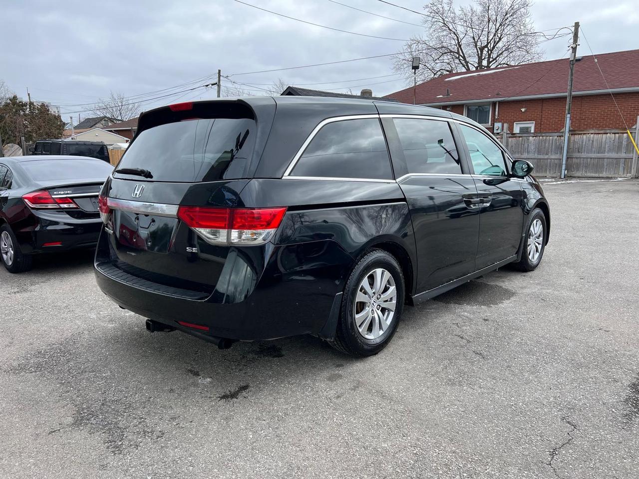 2016 Honda Odyssey SE Photo4