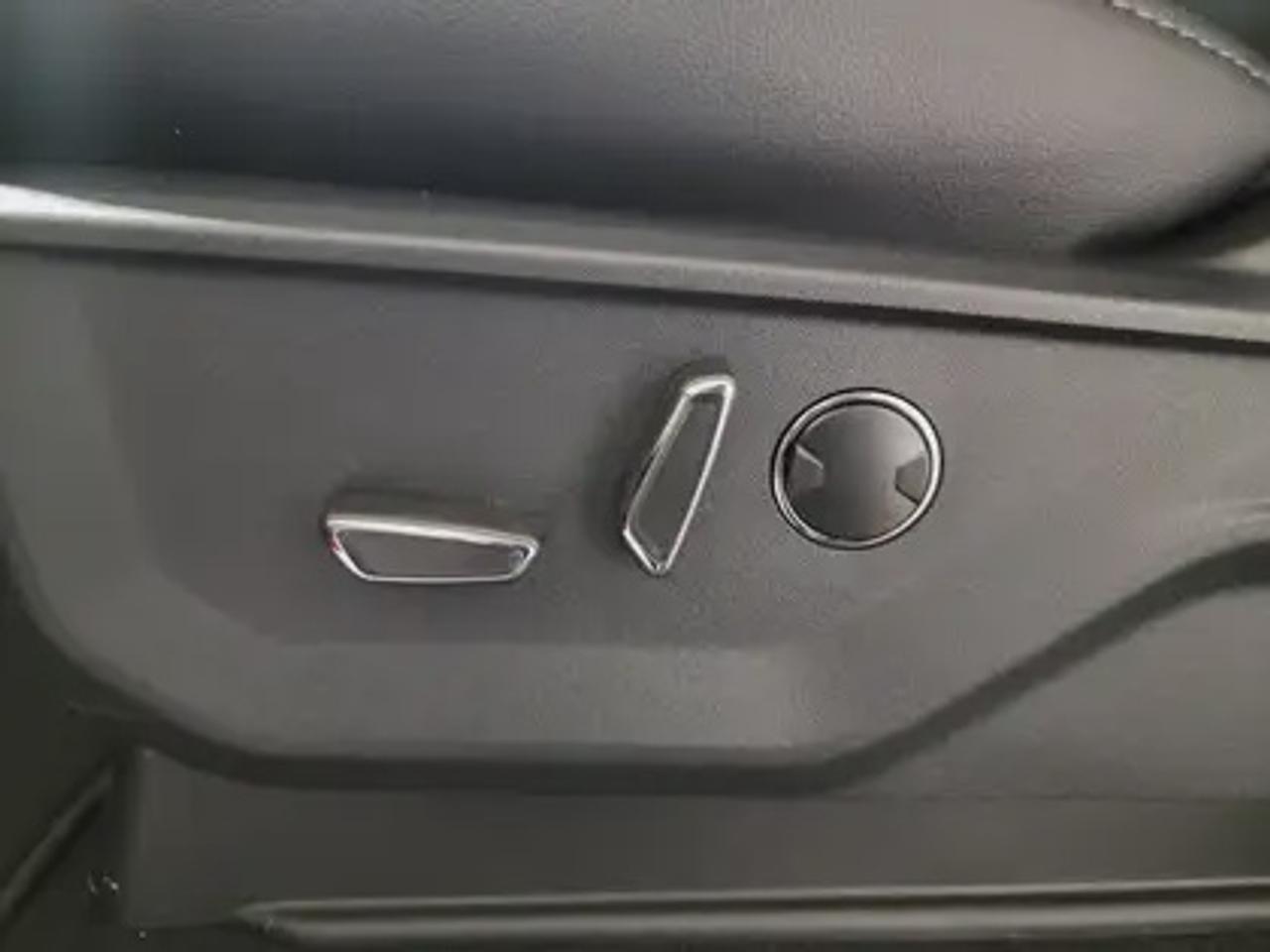 13762618